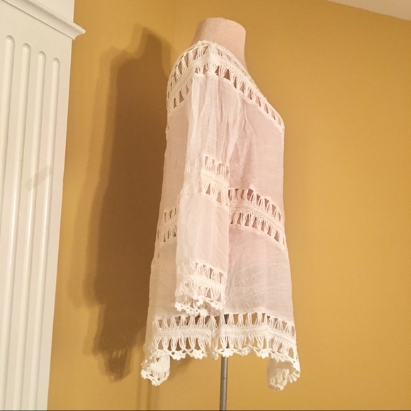 VIVID COLLECTION OF NY EMBROIDERED COTTON TOP - Picture 2 of 8